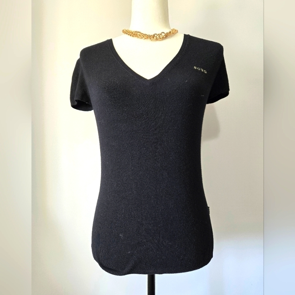 BCBG Black V-Neck Thick Stretchy Short Sleeve Top. Size Small